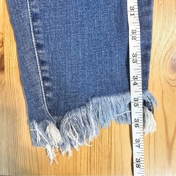 KanCan Split Bleach Dye Distressed Raw Hem Denim Jeans Women’s Size 9 / 28 - Picture 11 of 12